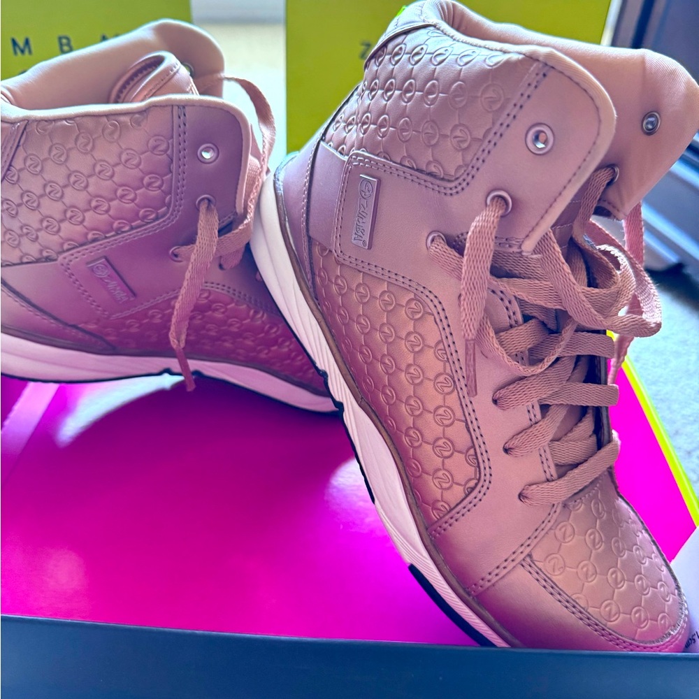 Zumba energy boss 7 GUC Rose Gold shoes